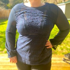 NWT Gorgeous Navy Lace Top